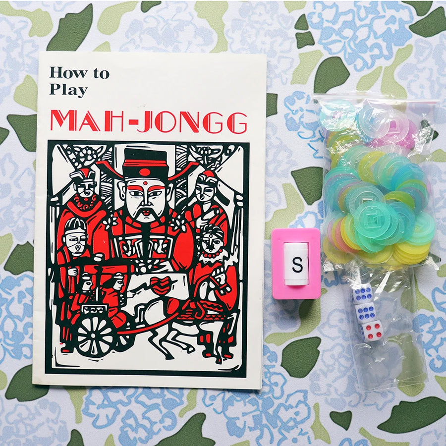 American Mahjong Accessories Set with English Wind Indicator, 3 Dice, Chips, Coins, Manual and Scorecard, view 10